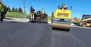 Best Driveway Snow Removal Preparation  in Country Clu, FL